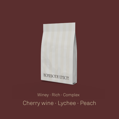 Panama Geisha coffee with cherry wine, lychee and peach notes from Finca Deborah